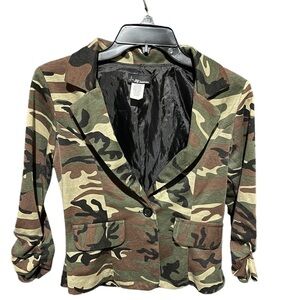 ⭐️3/$15⭐️ NY Invasion EUC Camo Blazer